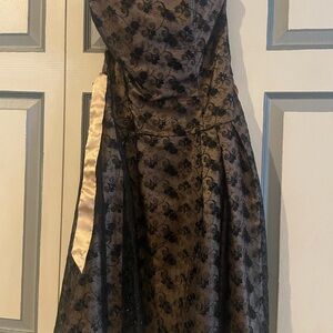 Elegant Black Lace Overlay Evening Dress with Champagne Sash